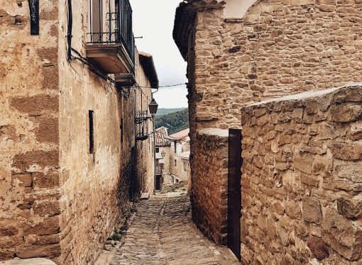 A Look Inside The Fascinating World Of Stone Houses: Architecture, Design & History