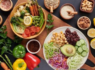 The Pros and Cons of a Plant-Based Diet: Navigating the Risks and Benefits