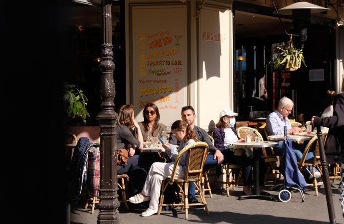 Mindful Eating at Restaurants: Techniques for Optimal Nutrition