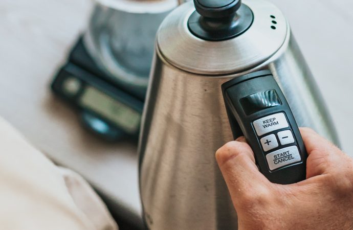 Brewing Perfection: The Electric Gooseneck Kettle That Will Change Your Tea Game