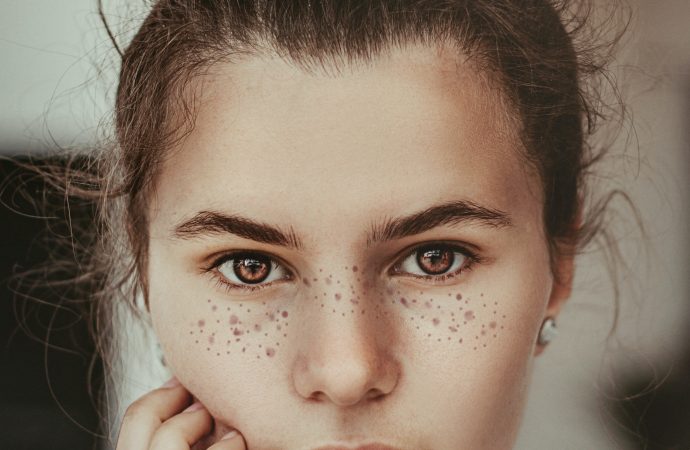 The Ultimate Guide to Treating Acne-Prone Skin: Best Products and Tips