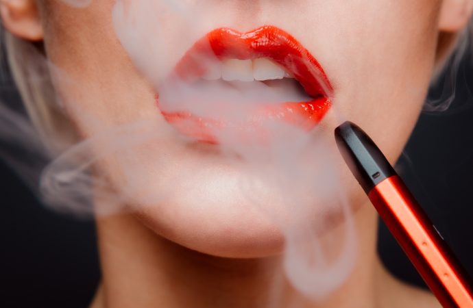 From Addiction to Lung Damage: The Risks of Vaping and E-Cigarette Use