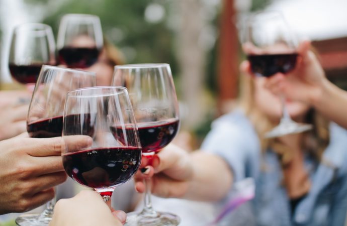 Keeping Your Heart Healthy: The Surprising Benefits of Drinking Red or White Wine