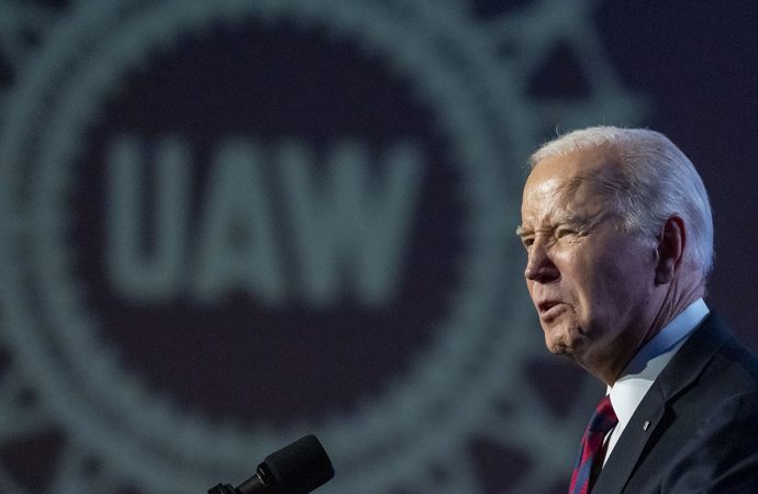 UAW Endorses Biden but Stays Wary on Industry Shifts