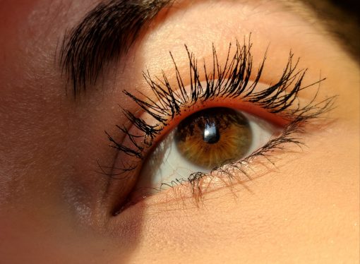 Guide to Growing Long and Luscious Eyelashes