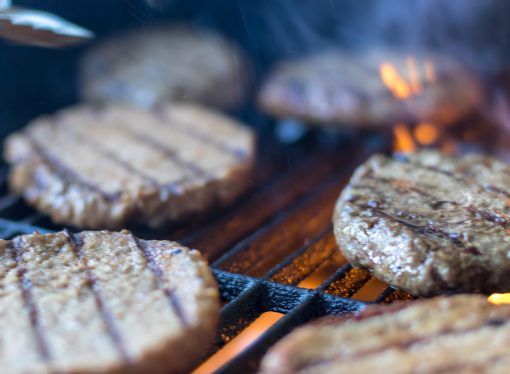 The Perfect Grilled Burger: Step-by-Step Guide to Achieving Juicy and Mouthwatering Results