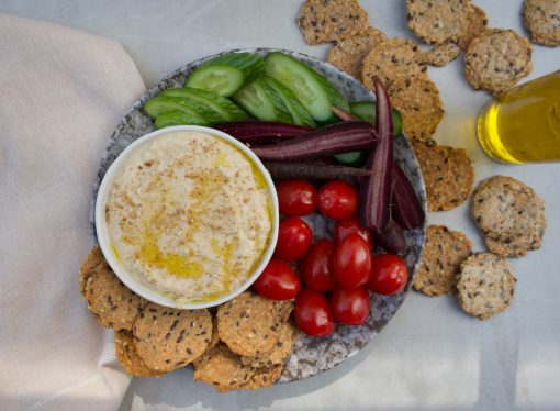 Dive into Deliciousness: 5 Inspiring Recipes to Create Fresh and Flavorful Hummus Bowls