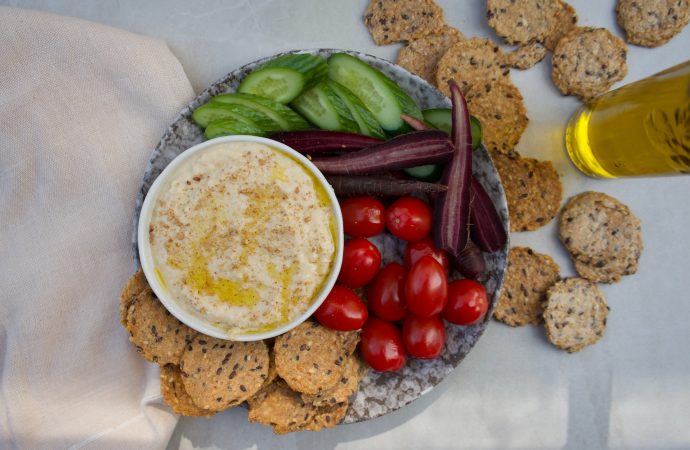 Dive into Deliciousness: 5 Inspiring Recipes to Create Fresh and Flavorful Hummus Bowls