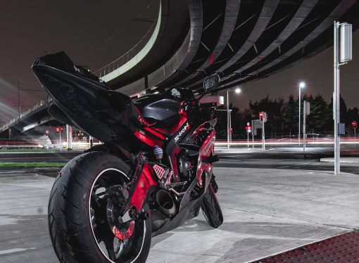 Unleashing the Speed Beast: Honda CBR300R Rockets to an Exhilarating 98 MPH Top Speed