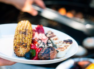 A Summer Classic: Step-by-Step Guide to Grilling Corn on the Cob