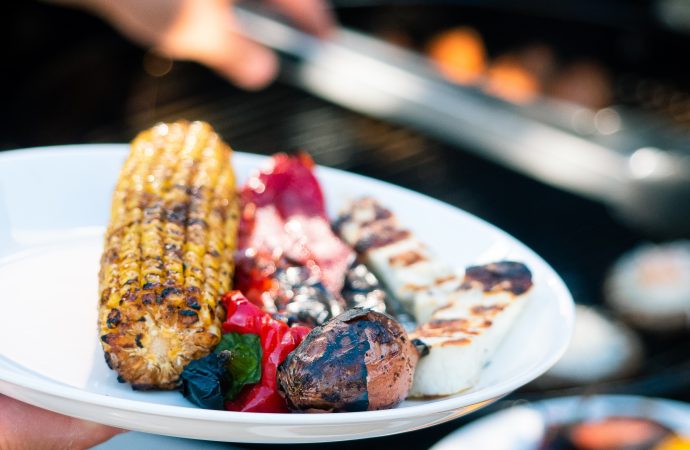 A Summer Classic: Step-by-Step Guide to Grilling Corn on the Cob