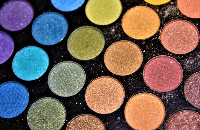 Why Everyone Should Experiment with Bold Eyeshadow at Least Once