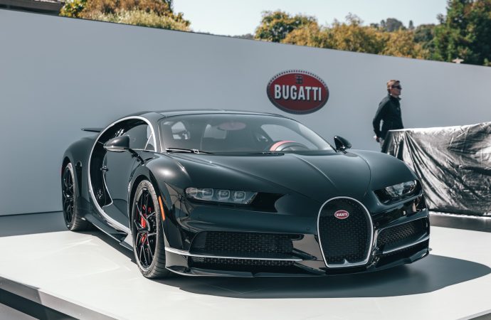 Bugatti Dominates Villa d’Este: The Majestic W16 Mistral and Vintage 1936 Type 57S Roadster