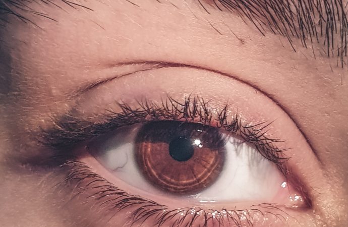 Best Over-the-Counter Products for Dry Eyes