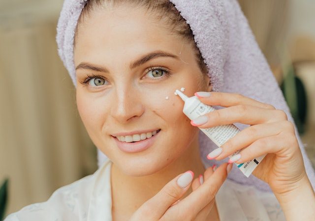 Aklief vs Tretinoin: Which is the Better Option for Inflammatory Acne?