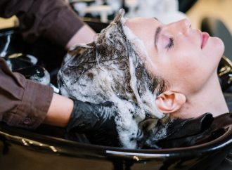 The Benefits of Switching to Sulphate-Free Shampoo, According to Doctors