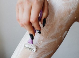 The Secret to Silky-Smooth Legs: Insider Knowledge from Dermatologists on the Best Way to Shave