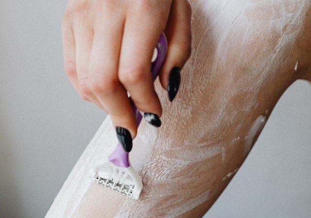The Secret to Silky-Smooth Legs: Insider Knowledge from Dermatologists on the Best Way to Shave