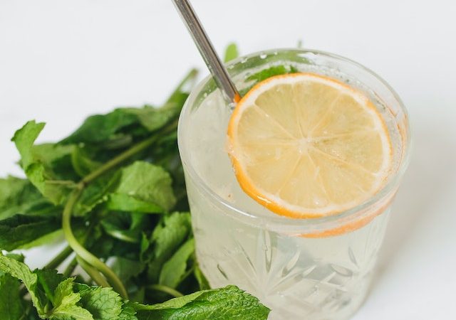 Why You Should Start Your Day with a Glass of Refreshing Mint Water