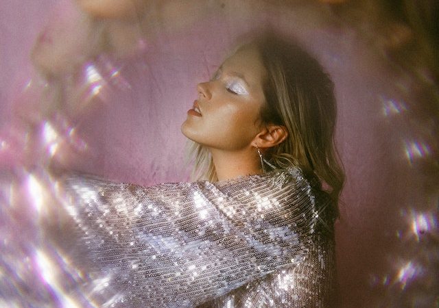 From Daytime Glam to Nighttime Shine: 12 Silver Makeup Ideas for Any Style and Occasion