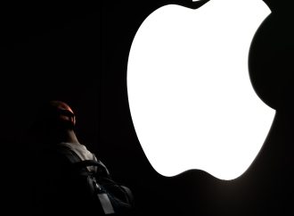 Apple’s Downgrade Dampens Analyst Sentiment, Reaching a 2-Year Low in Bullish Ratings