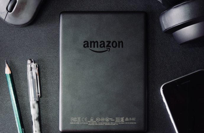 Powering Up: Amazon’s $1 Billion Investment Revolutionizes Electric Vehicle Charging!