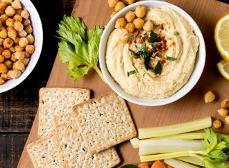 From Pantry to Plate: Master the Art of Easy Homemade Hummus