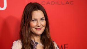 Drew Barrymore to Host National Book Awards