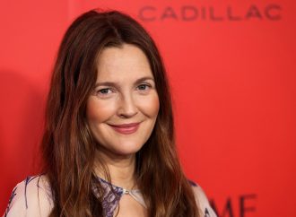 Drew Barrymore to Host National Book Awards: