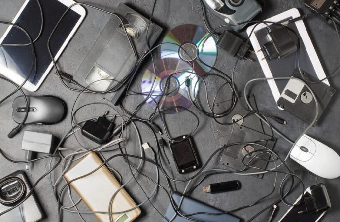 Unveiling Hidden Treasures: Abandoned Gadgets at Auctions