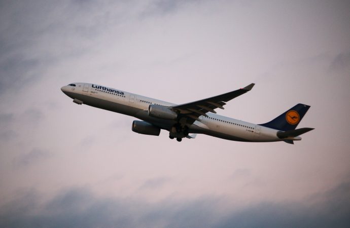 Lufthansa Achieves Record Profits Amid Soaring Ticket Prices