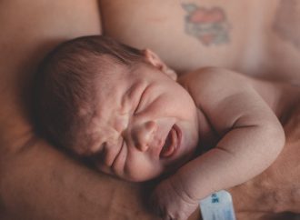 Embracing Connection: How Skin-to-Skin Time Benefits Dads and Their Newborns