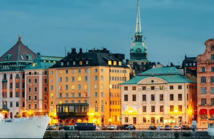 Studentbostäder: Racing to Raise Cash in the Swedish Real Estate Market