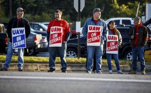 US car workers Detroit strikes