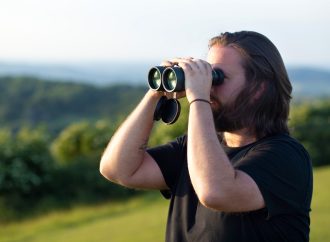 Stellar Optics 2023: Top Binoculars for Stargazing & Wildlife