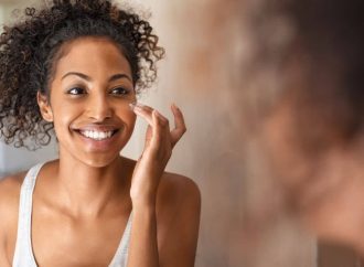 Flawless Complexion: Banish Pimple and Acne Redness with These Tips