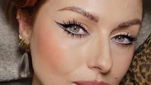 Hooded Eyes Hack