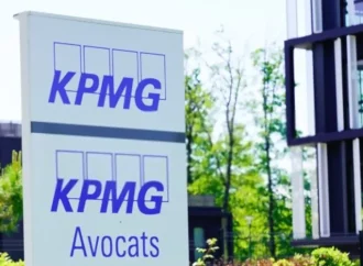 KPMG Cuts US Partner Pay During Gardening Leave Amid Poaching Battle