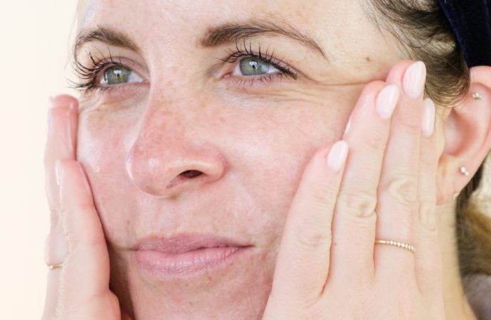 Oily Skin and Wrinkles: Unraveling the Age-Old Myth