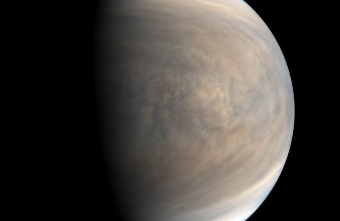 Unraveling the Mystery: Are Flashes in Venus’ Atmosphere Meteors or Lightning?