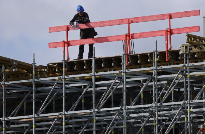 Construction Conundrum: German Builders Face Project Crisis