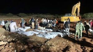 Bury Libya flood victims in mass graves