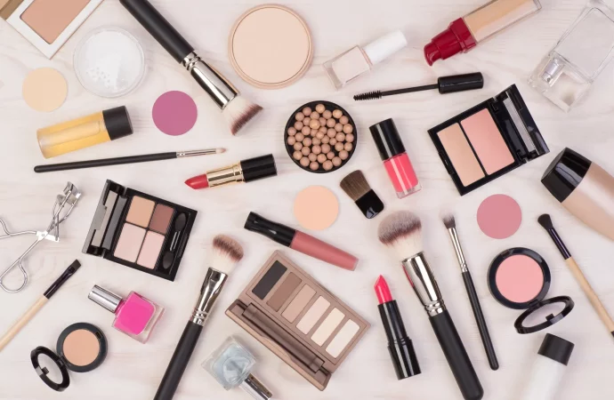 Toxic-Free Makeup Guide: Navigating Beauty Safely