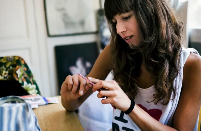 Nail Care DIY: Mastering Safe Nail Filing Techniques