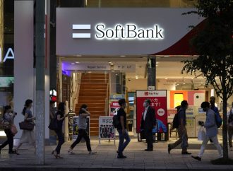 SoftBank’s CFO Criticizes S&P Global for Holding Credit Rating