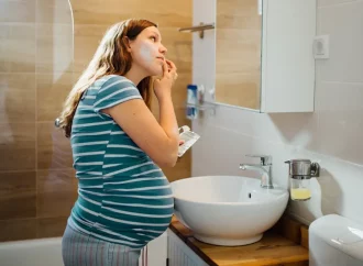 Glowing Safely: Crafting a Pregnancy-Safe Skin Care Routine for Expecting Moms