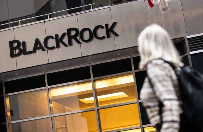 Mining Dilemma: BlackRock Sounds Alarm on Investor Hesitation