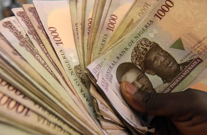 Nigeria’s Currency Woes: Record Slide Persists Amidst Dwindling Dollar Reserves