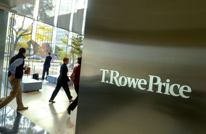 T. Rowe Price’s Warning: Outflows Expected to Continue in 2024