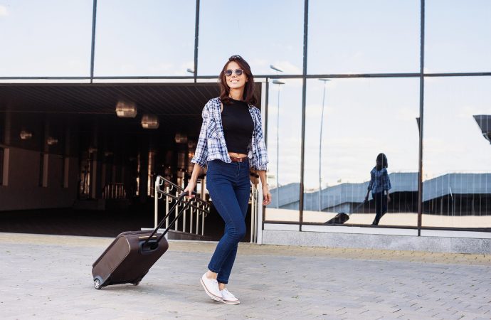 Jet-Set Stylishly: 5 Adorable Airport Outfits to Elevate Your Travel Wardrobe